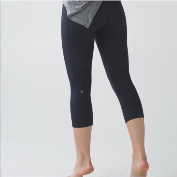 lululemon athletica Pants - Lululemon Seamless Street Crops